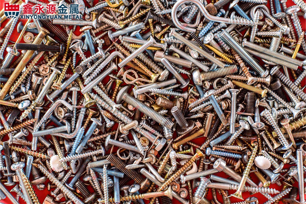 detail-of-a-pile-of-screws-viewed-from-above-for-r-2024-10-22-10-45-27-utc-scaled