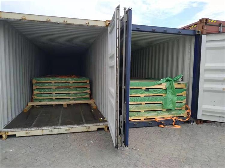 90 tons of steel plates sent to Tanzania on Nov. 7